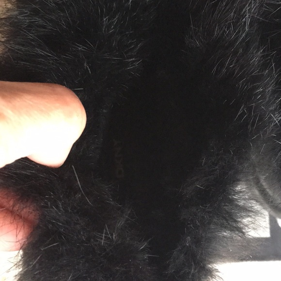 DKNY V-Neck Bootie.  Size 7 - Picture 2 of 8